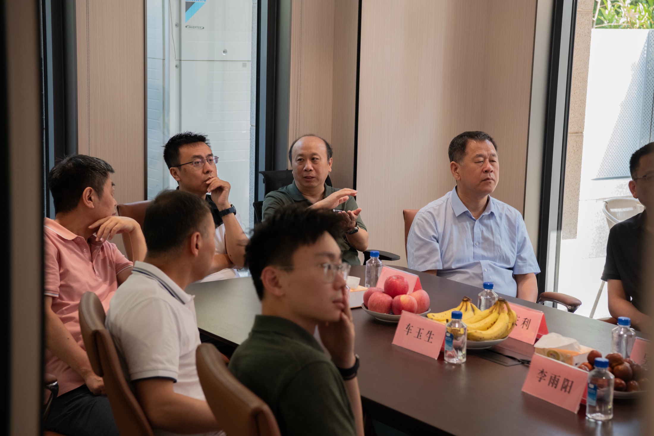 到司考察会议交流现场。
