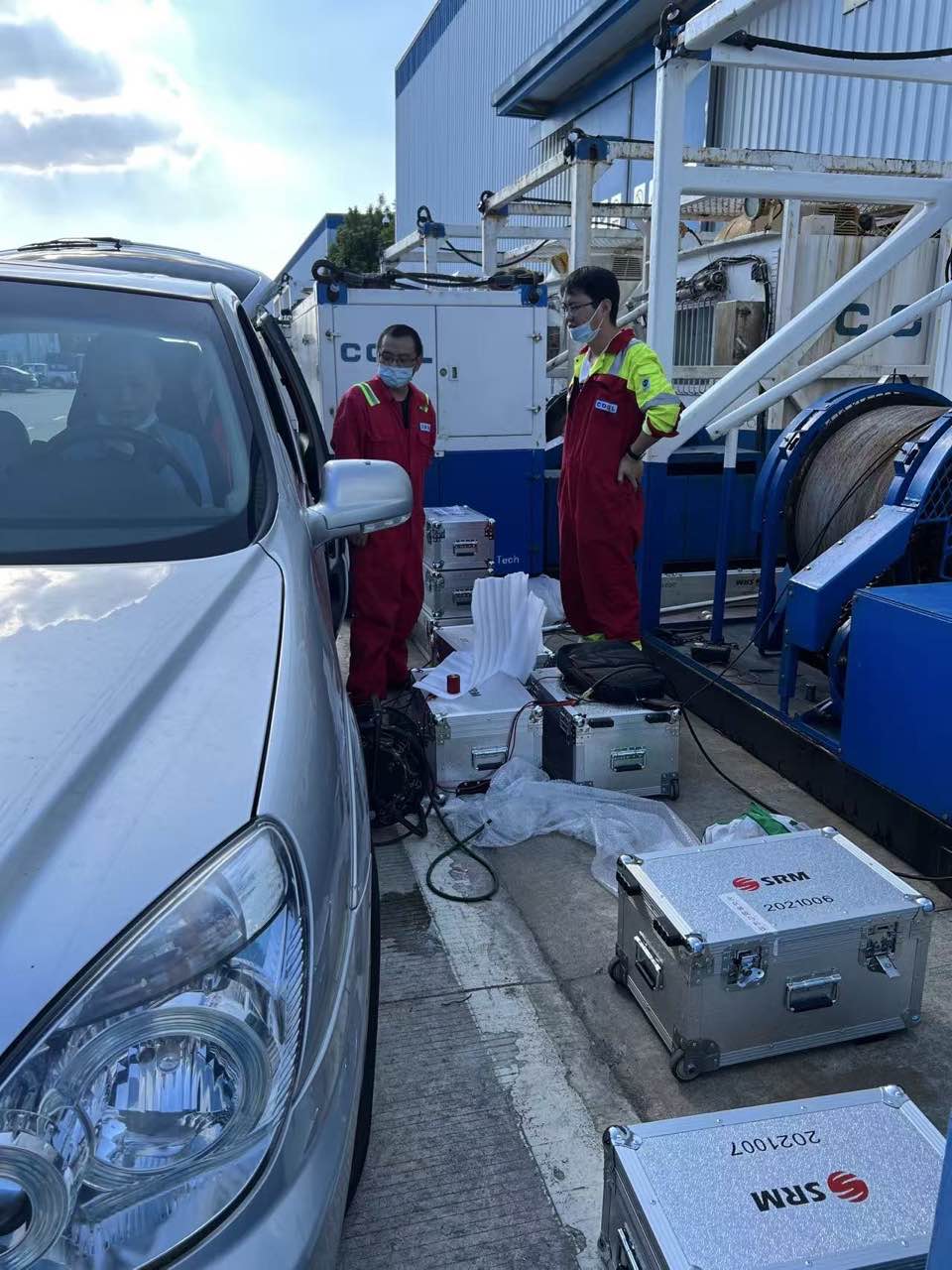 On-site delivery preparation and equipment arrival at the Shenzhen base.