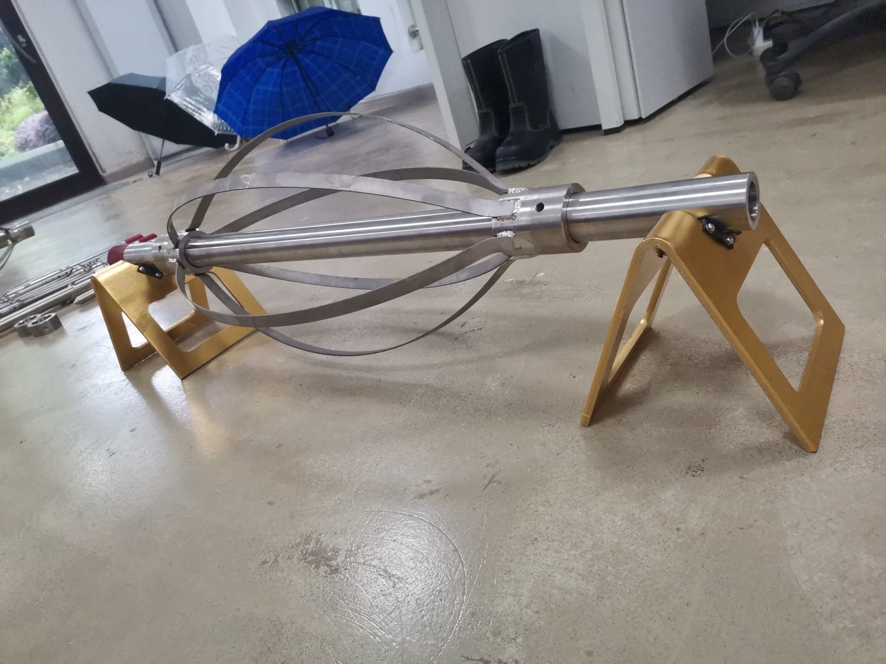 Bow-spring centralizer